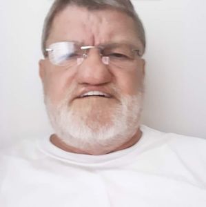 Meet your Posher, Larry